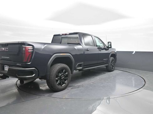 Used 2024 GMC Sierra 2500 AT4 w/ AT4 Premium Plus Package AWD/4WD image 8