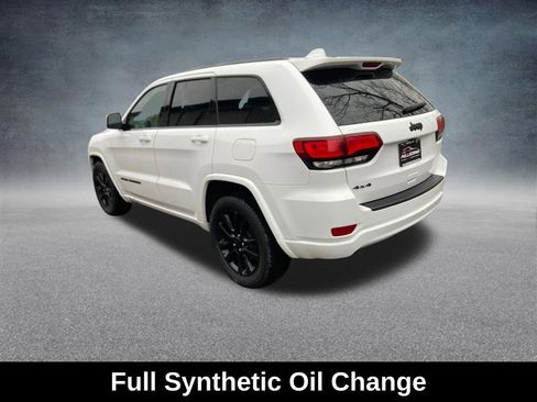 Used 2019 Jeep Grand Cherokee Altitude image 3