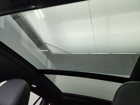 New 2025 Volkswagen Tiguan SE R-Line image 28