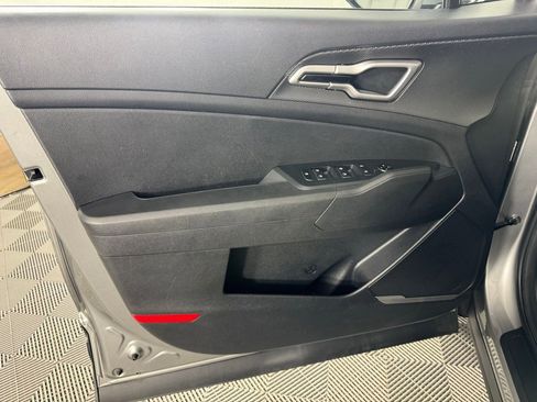 Used 2024 Kia Sportage LX FWD image 10