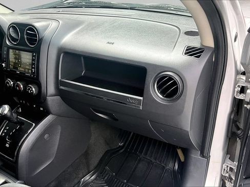 Used 2013 Jeep Compass Latitude AWD/4WD image 25