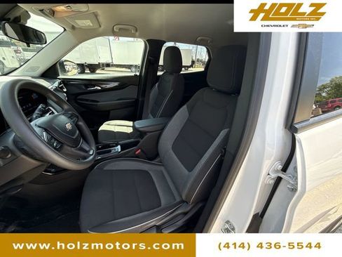 Certified 2025 Chevrolet TrailBlazer LS w/ LS Convenience Package FWD image 18