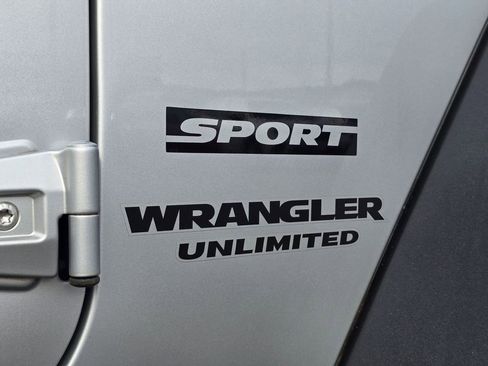 Used 2011 Jeep Wrangler Unlimited Sport image 11