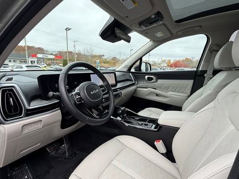 Used 2025 Kia Sorento SX image 13