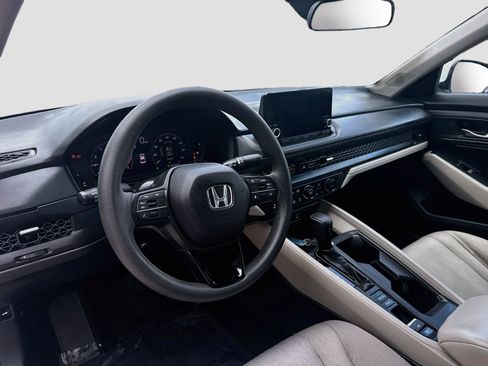 Used 2023 Honda Accord EX image 9