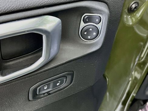 Used 2023 Jeep Wrangler Sahara w/ Safety Group AWD/4WD image 18