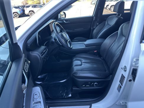 Used 2023 Hyundai Palisade Calligraphy image 10