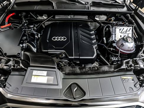 Used 2025 Audi Q5 2.0T Premium Plus w/ Premium Plus Package image 12