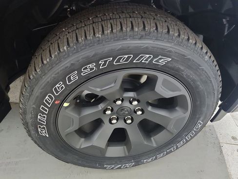 New 2026 RAM 1500 4x4 Crew Cab image 34