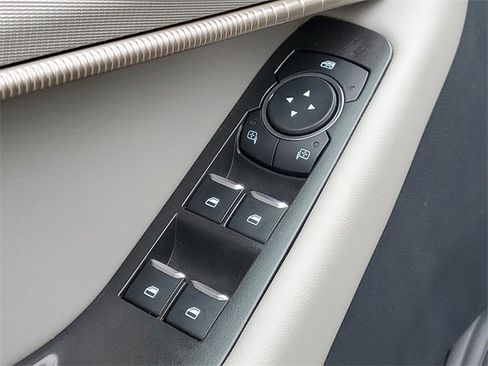 Used 2025 Ford Explorer Active w/ Active Comfort Package image 12