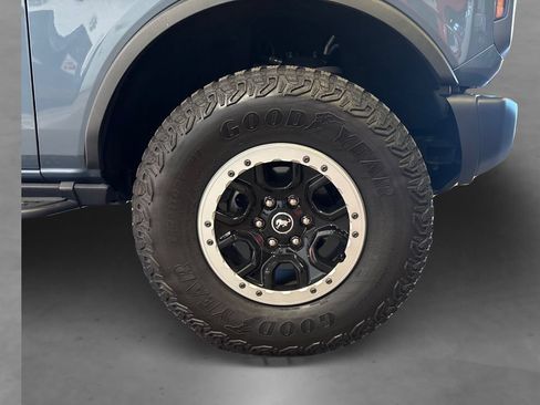 Certified 2023 Ford Bronco Badlands w/ Sasquatch Package AWD/4WD image 19
