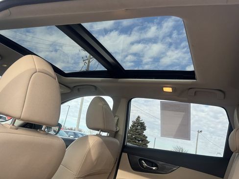 Used 2016 Nissan Rogue SL w/ SL Premium Package image 22