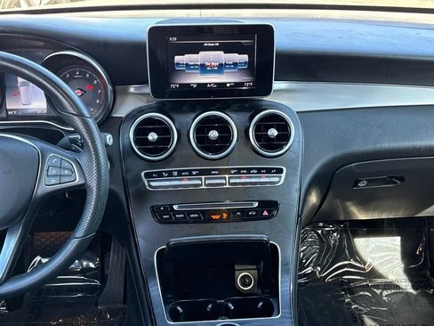 Used 2019 Mercedes-Benz GLC 300 image 17