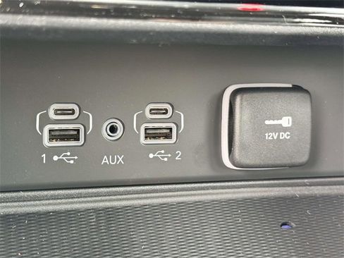 New 2025 Jeep Grand Cherokee Altitude image 6