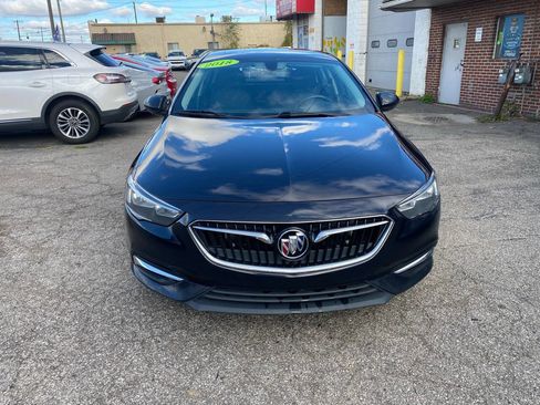 Used 2018 Buick Regal Preferred image 3