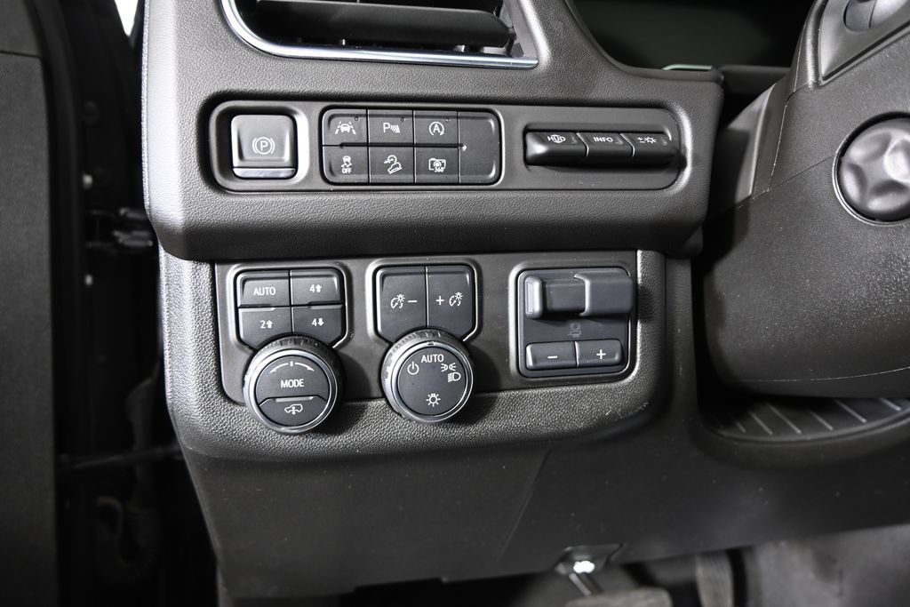 Used 2024 Chevrolet Tahoe High Country AWD/4WD image 25