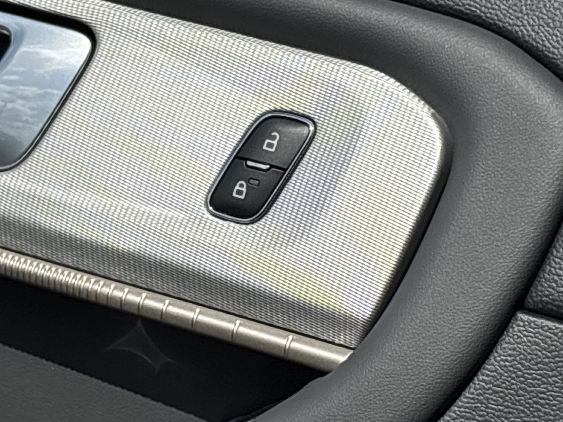 New 2026 Ford Explorer Active RWD image 14