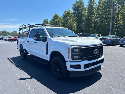 Used 2024 Ford F250 XL w/ STX Appearance Package AWD/4WD image 3