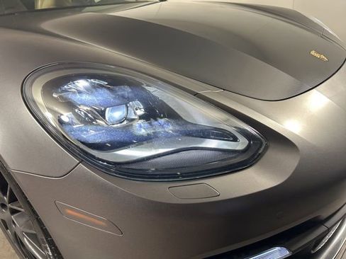 Used 2018 Porsche Panamera 4S image 32