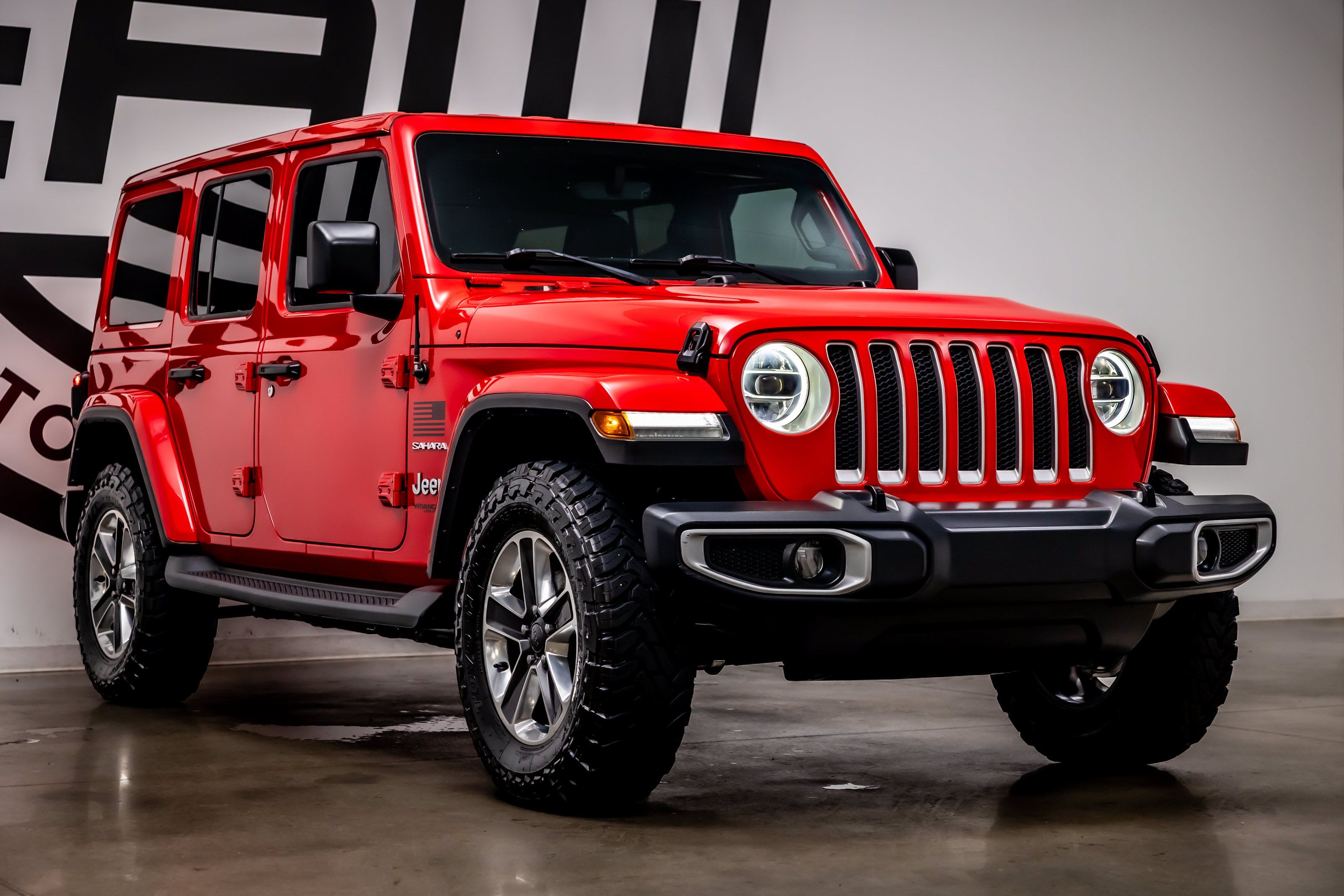 Used 2018 Jeep Wrangler Unlimited Sahara AWD/4WD image 27