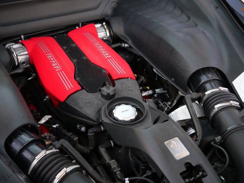 Used 2016 Ferrari 488 GTB image 15