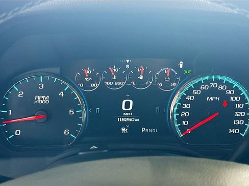 Used 2019 Chevrolet Suburban Premier AWD/4WD image 12