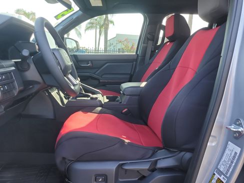 Used 2025 Toyota Tacoma TRD Sport RWD image 18