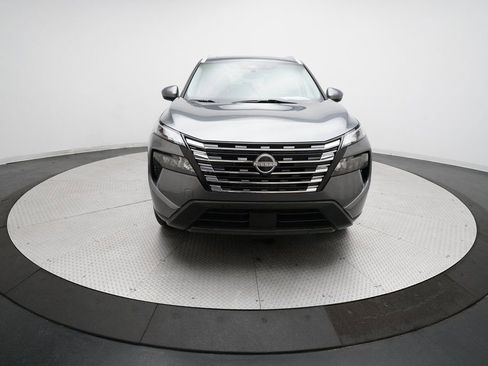 Used 2024 Nissan Rogue SV w/ SV Premium Package image 11