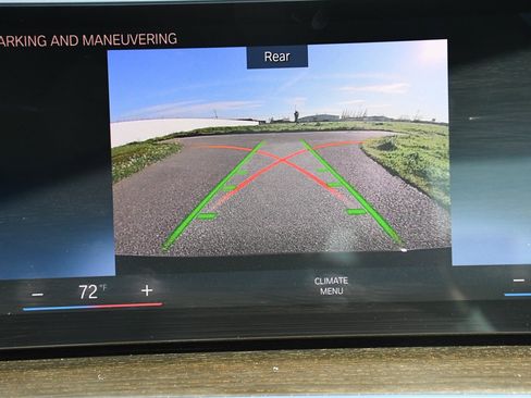 Used 2023 BMW 330e image 14