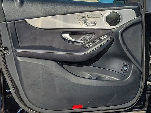 Used 2022 Mercedes-Benz GLC 300 image 11