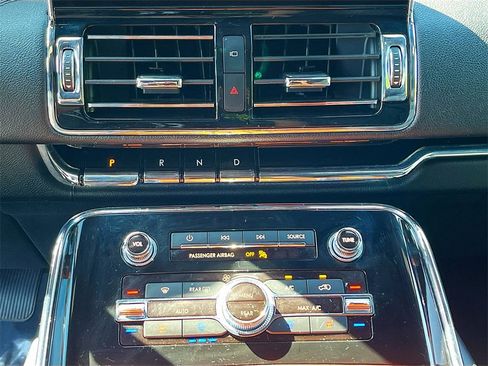 Used 2021 Lincoln Navigator Reserve image 14