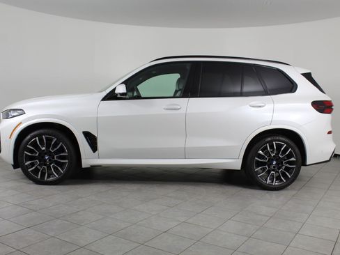 New 2026 BMW X5 xDrive40i w/ M Sport Package AWD/4WD image 2