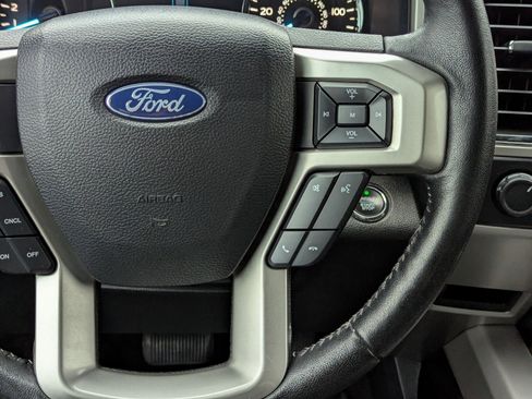 Used 2020 Ford F150 Lariat image 22