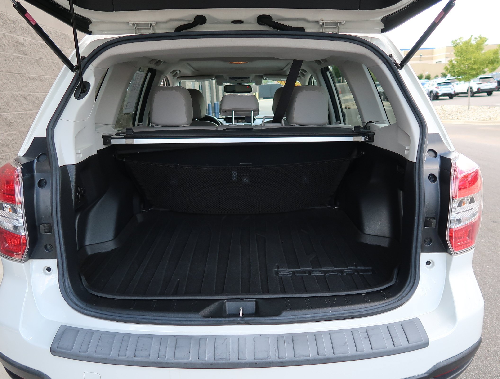 Used 2016 Subaru Forester 2.5i Touring w/ Eyesight & Navigation System AWD/4WD image 35