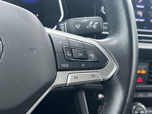 Used 2024 Volkswagen Jetta SE FWD image 21