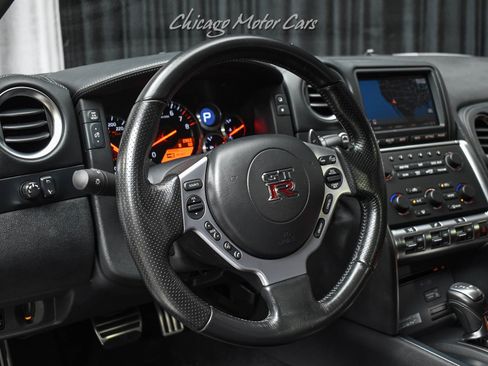 Used 2009 Nissan GT-R Premium AWD/4WD image 9