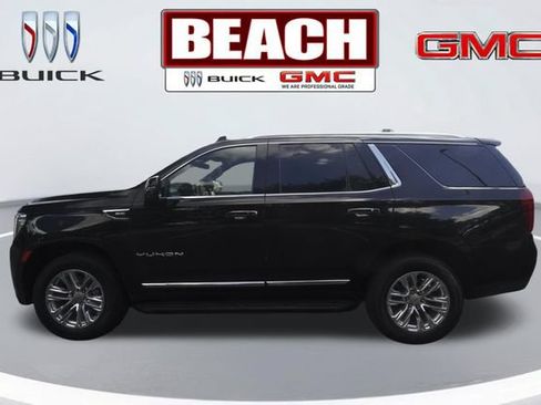 Used 2023 GMC Yukon SLT w/ SLT Premium Package AWD/4WD image 4