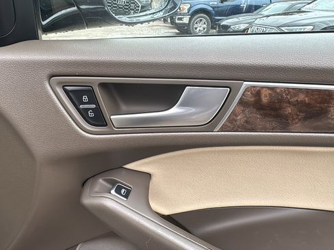 Used 2016 Audi Q5 2.0T Premium Plus w/ Technology Package image 31