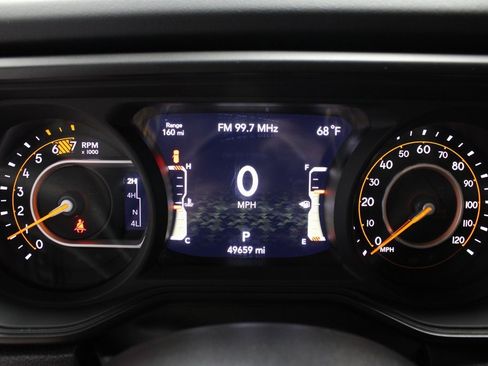 Used 2024 Jeep Wrangler Sahara image 30