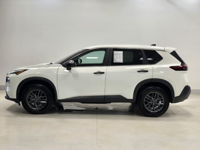 Used 2023 Nissan Rogue S FWD image 3