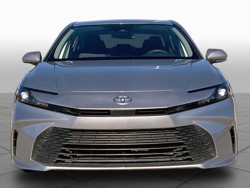 Used 2025 Toyota Camry LE FWD image 4