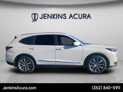 Used 2025 Acura MDX FWD w/ Technology Package image 9