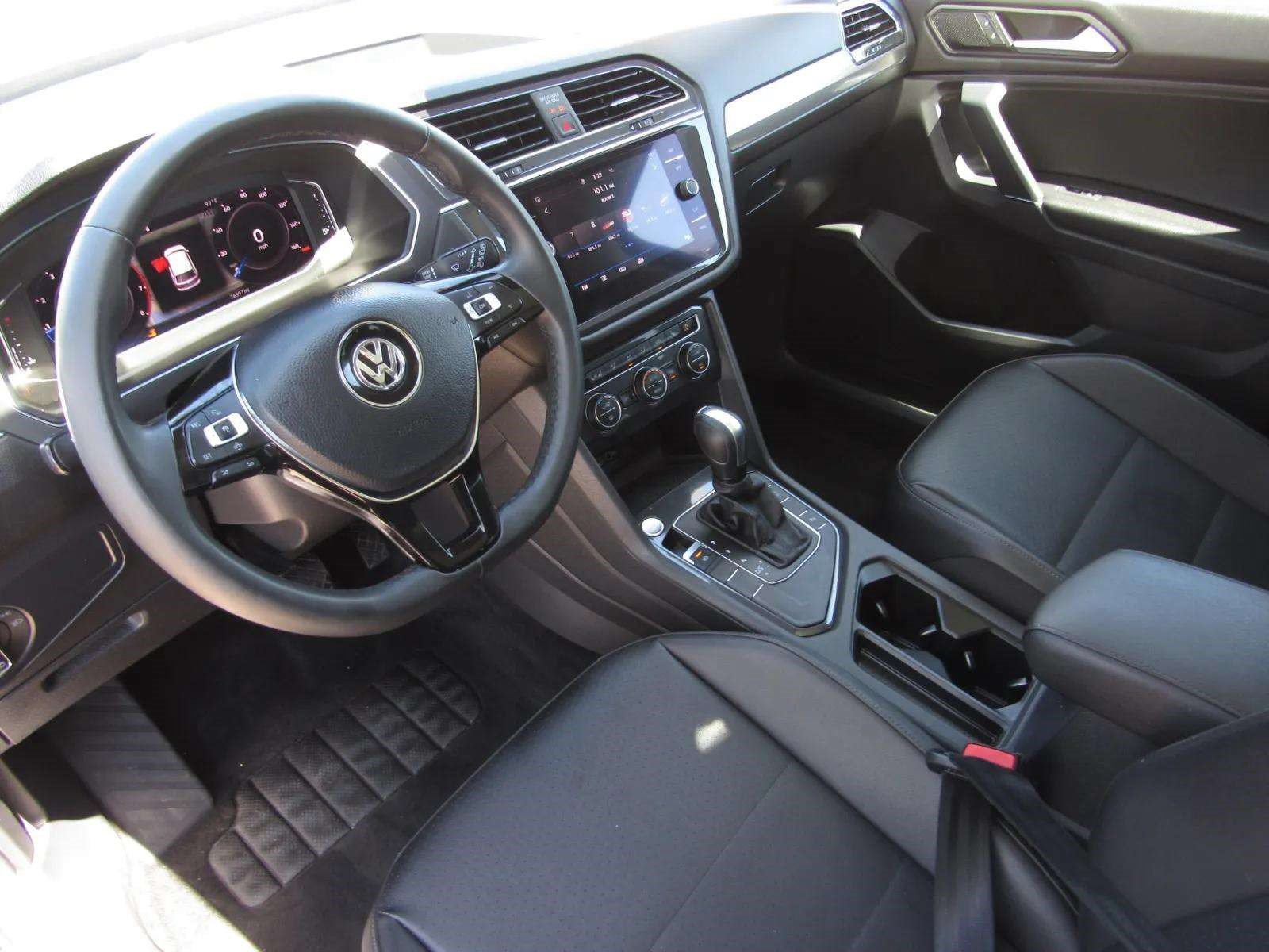 Used 2020 Volkswagen Tiguan SE R-Line FWD image 16