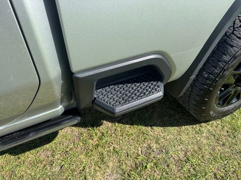 Used 2021 Chevrolet Silverado 2500 High Country w/ Z71 Off-Road Package image 23