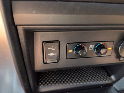 Used 2015 Toyota 4Runner Limited AWD/4WD image 21