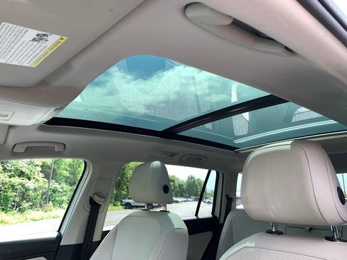 Used 2019 Volkswagen Tiguan SE w/ Panoramic Sunroof Package AWD/4WD image 23