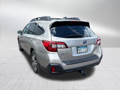 Used 2018 Subaru Outback 2.5i Limited AWD/4WD image 5