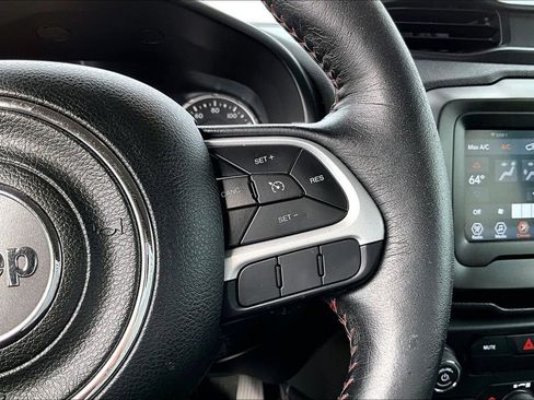 Used 2018 Jeep Renegade Trailhawk w/ Cold Weather Group II image 19