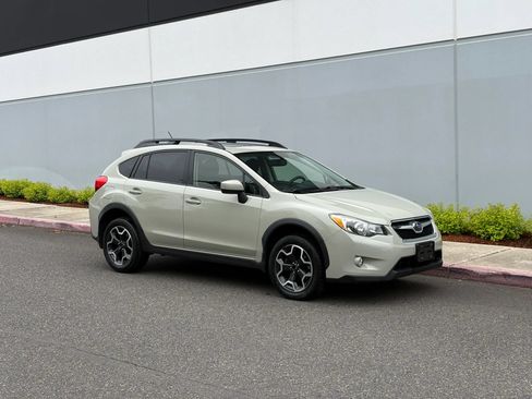 Used 2015 Subaru Crosstrek 2.0i Premium w/ Moonroof Package AWD/4WD image 8