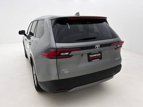 Used 2025 Toyota Grand Highlander AWD image 8